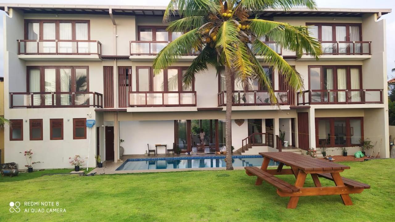Driftwood Villa Pamunugama 外观 照片